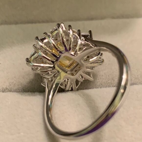 New, sz 8 canary/yellow topaz, clear diamonds, solid sterling, emerald cut - Picture 7 of 12